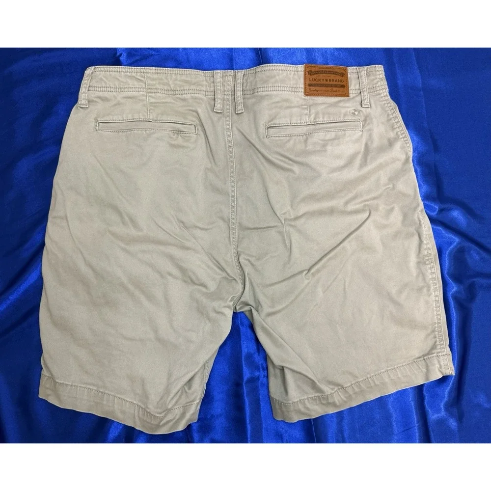 Lucky Brand Men's 38 Flat Front 8.5